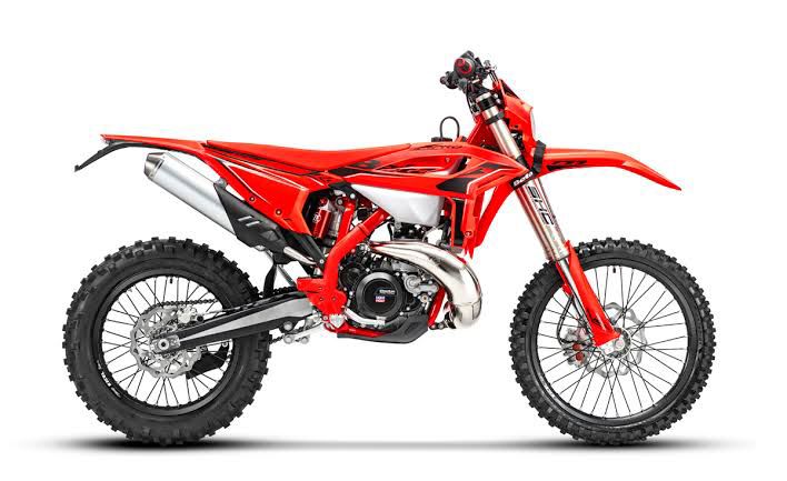 BETA MOTOR BRASIL APRESENTA AS NOVAS XTRAINER 300 MY26 E RR 300 XPRO 2026