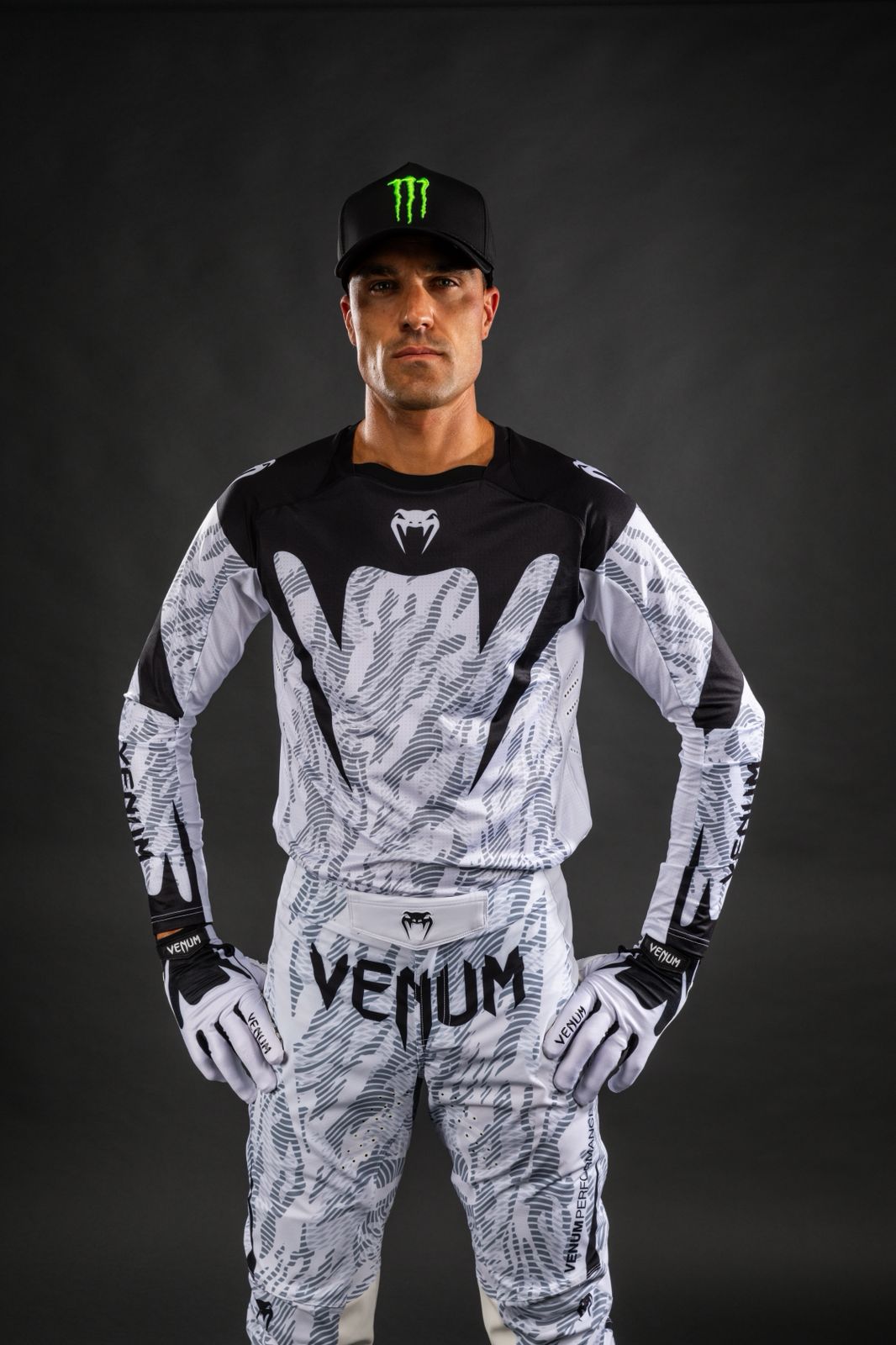 A tradicional marca de lutas VENUM apresenta sua primeira linha de equipamentos Off-Road: VENUM MX