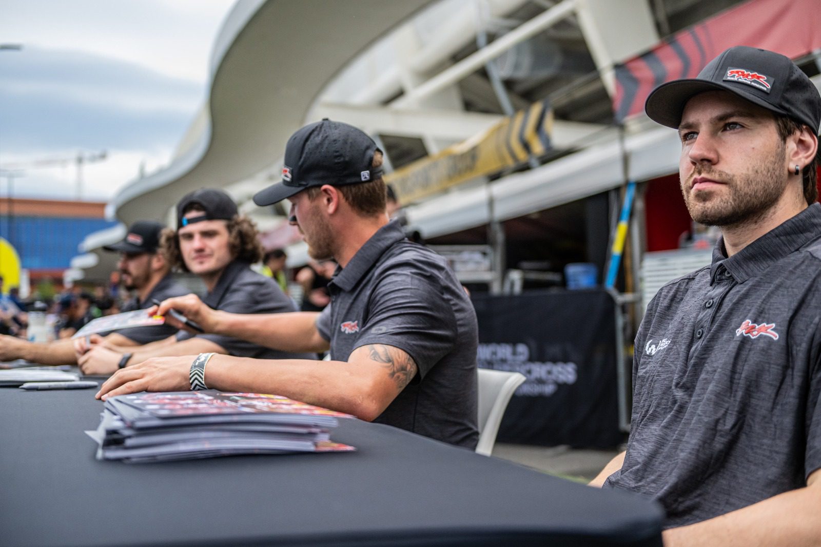 Australian GP WSX 2025: Disputas intensas, dom&iacute;nio de Roczen e nova demonstra&ccedil;&atilde;o de for&ccedil;a de Anstie na 250cc