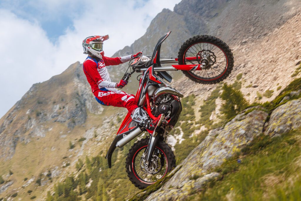 BETA MOTOR BRASIL APRESENTA AS NOVAS XTRAINER 300 MY26 E RR 300 XPRO 2026