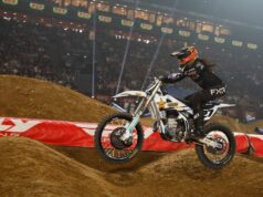 Supercross de Paris: Malcolm Stewart vence segundo dia de provas e é o mais novo “Rei de Paris”