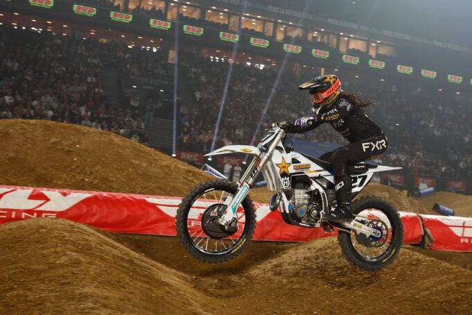 Supercross de Paris: Malcolm Stewart vence segundo dia de provas e é o mais novo “Rei de Paris”