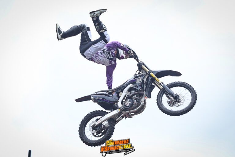 Marcelo Simões comemora o título brasileiro de Flat Track e mais uma temporada de sucesso no Arena Freestyle