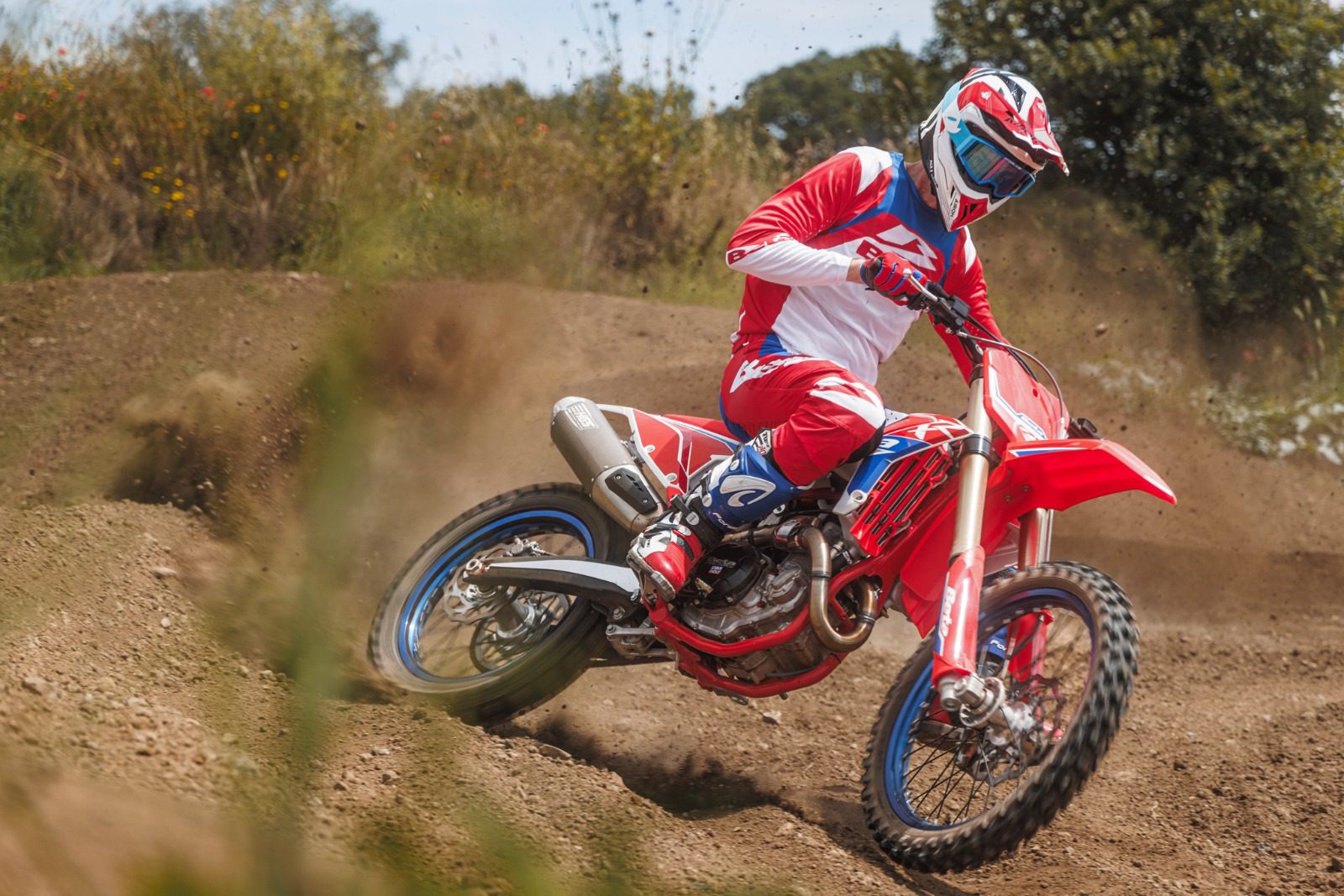 Beta RX 2026: A nova gera&ccedil;&atilde;o das motos de motocross da Beta chega com tudo &mdash; e pode estar mais perto do Brasil do que voc&ecirc; imagina!