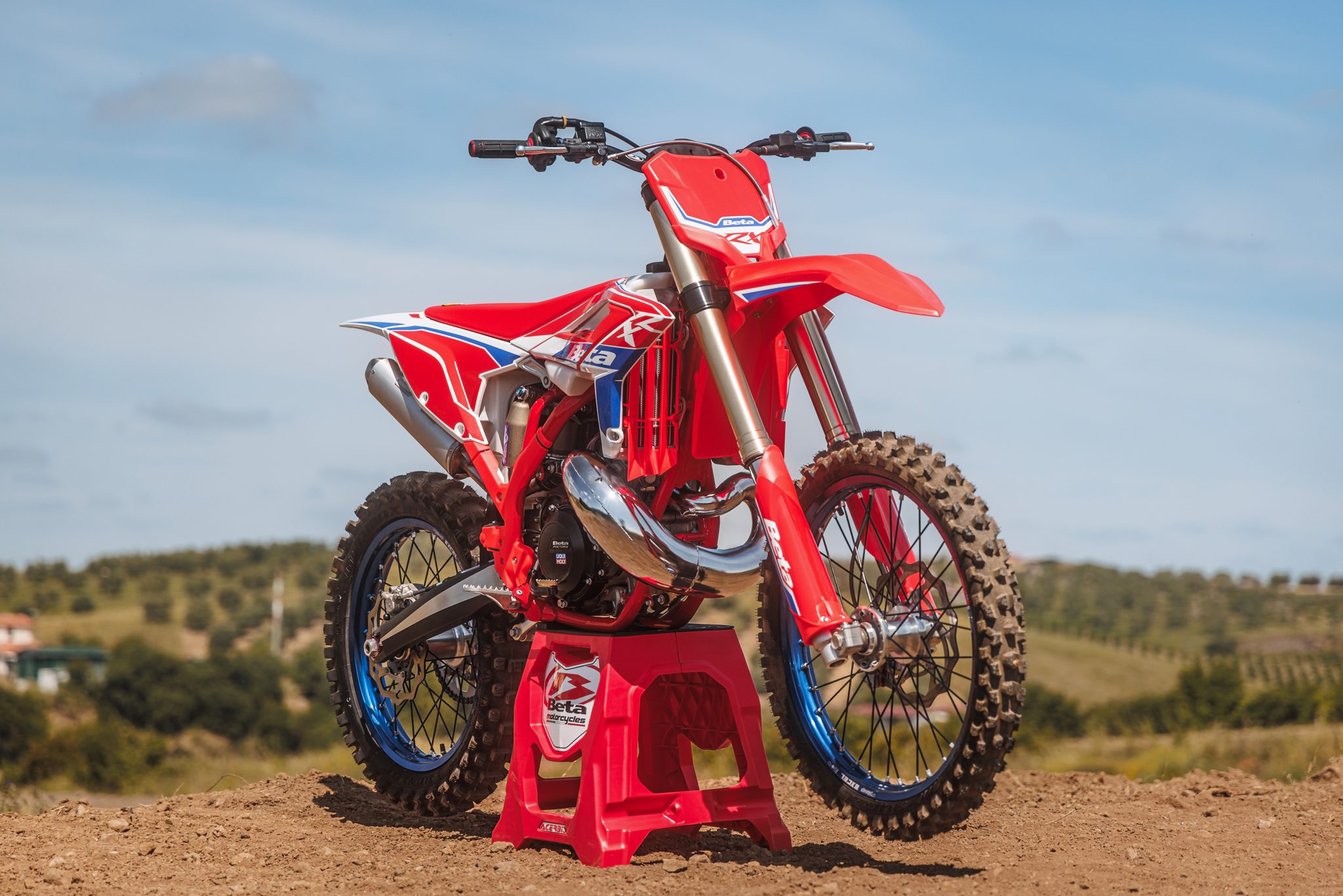 Beta RX 2026: A nova gera&ccedil;&atilde;o das motos de motocross da Beta chega com tudo &mdash; e pode estar mais perto do Brasil do que voc&ecirc; imagina!