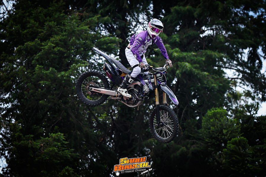 Marcelo Sim&otilde;es comemora o t&iacute;tulo brasileiro de Flat Track e mais uma temporada de sucesso no Arena Freestyle