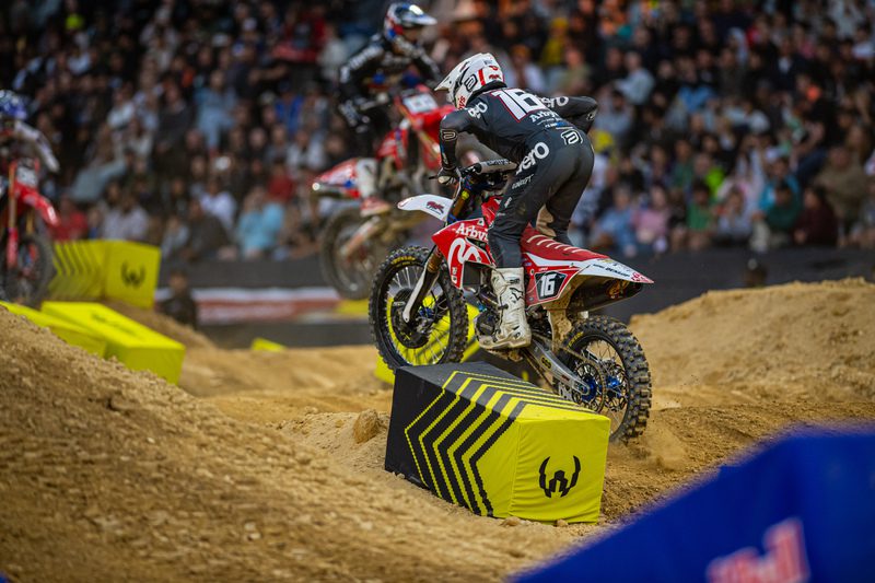 WSX: Jason Anderson e Max Anstie s&atilde;o os campe&otilde;es da temporada 2025 – resultados