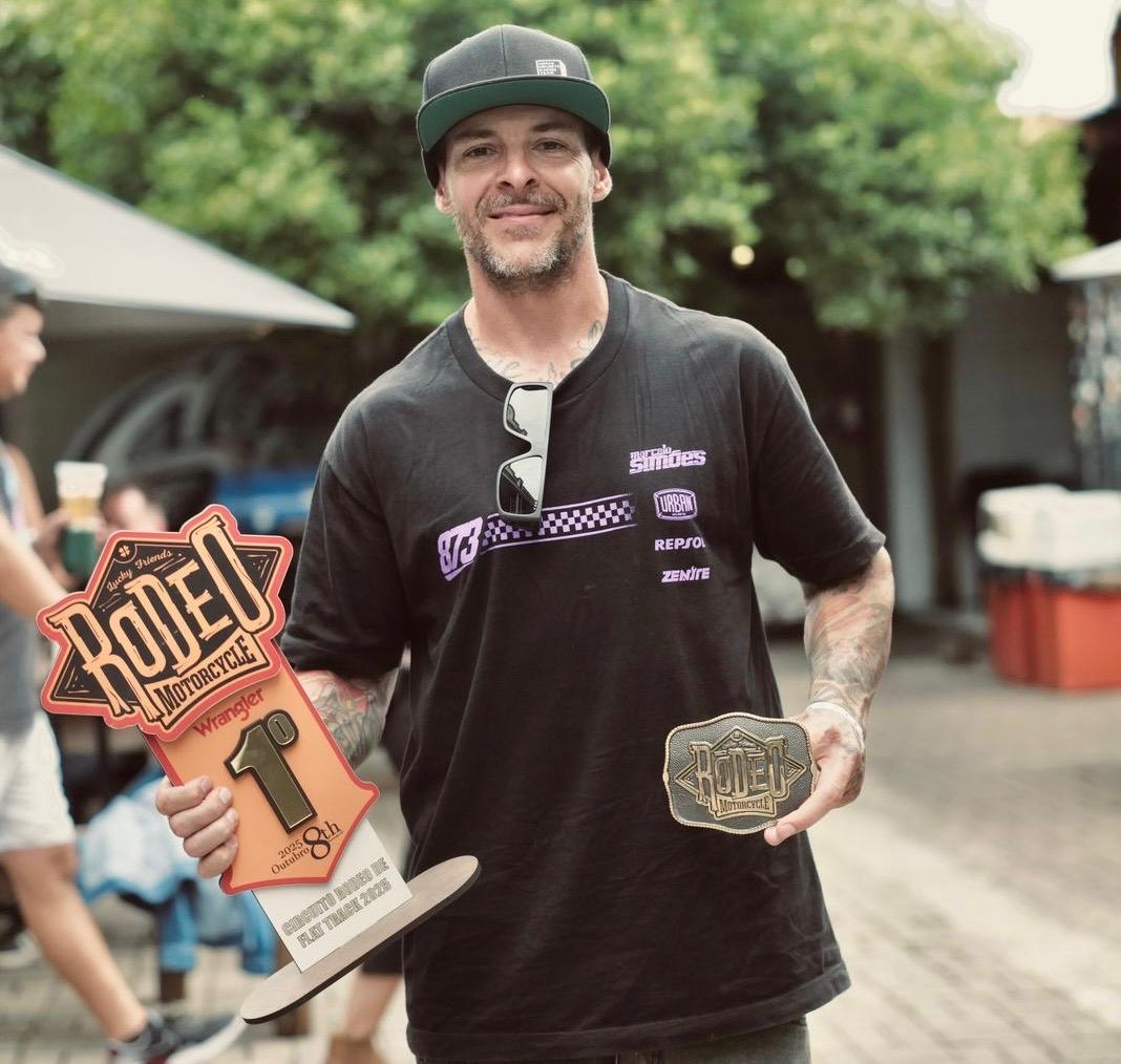 Marcelo Sim&otilde;es comemora o t&iacute;tulo brasileiro de Flat Track e mais uma temporada de sucesso no Arena Freestyle