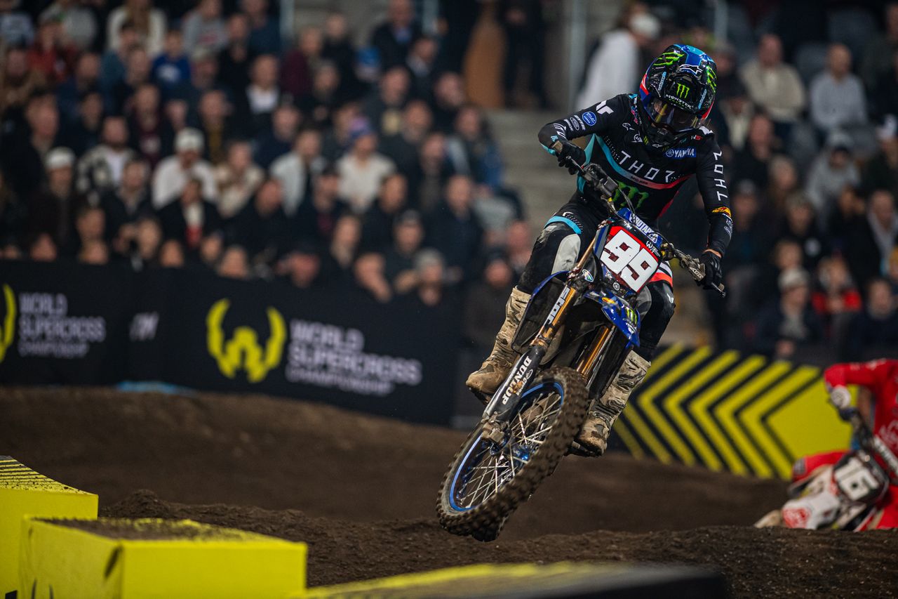 WSX: Enzo Lopes interrompe sequ&ecirc;ncia de Anstie e alcan&ccedil;a vit&oacute;ria in&eacute;dita na bateria final. Na SX1, Jason Anderson vence e deixa t&iacute;tulo em aberto para a final