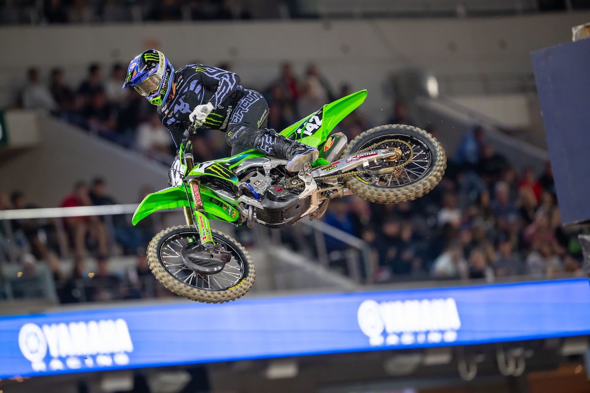 AMA Supercross: Tomac vence a segunda consecutiva e lidera isolado; Deegan brilha na 250 e assume a ponta