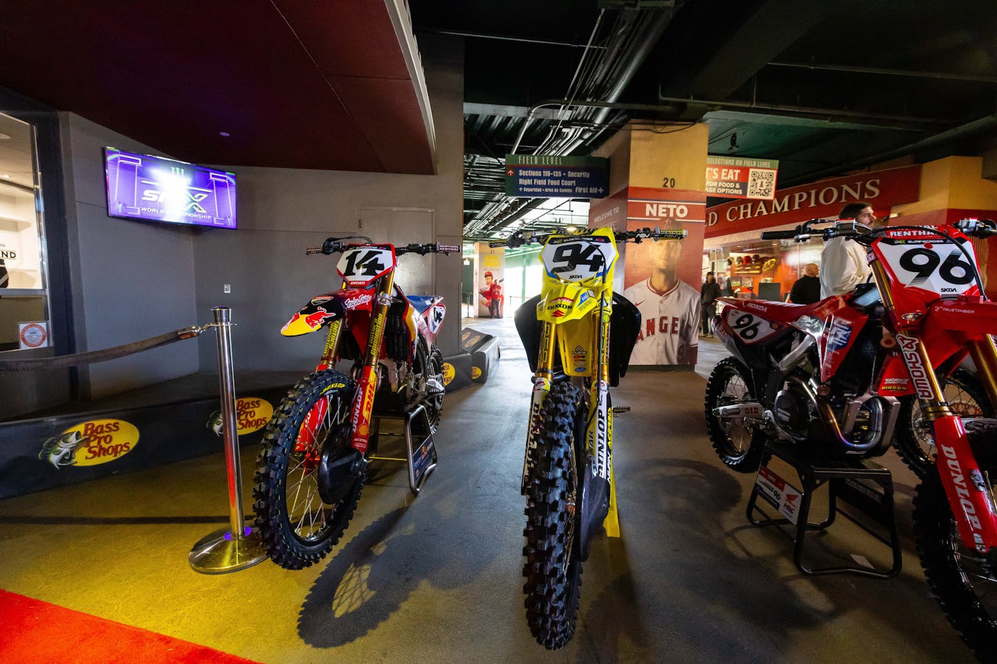 AMA Supercross 2026: expectativas para Anaheim 1, estat&iacute;sticas das aberturas e vencedores da 250SX e 450SX na hist&oacute;ria da etapa