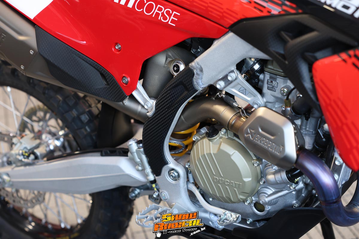 Ducati Desmo450 MX Factory: moto de motocross mais leve, potente e pronta para corrida
