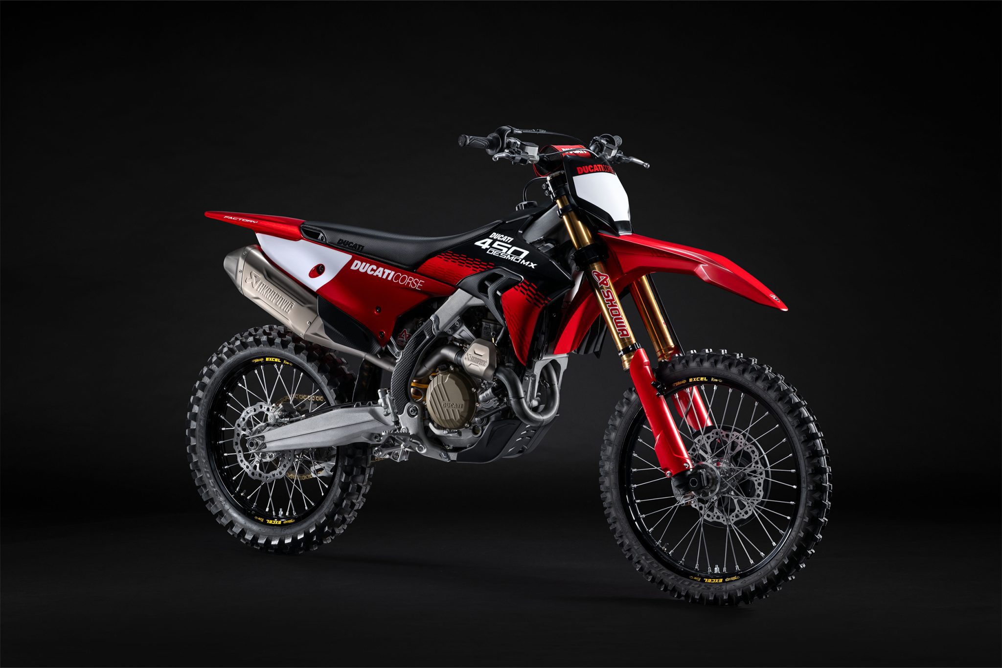 Ducati Desmo450 MX Factory: moto de motocross mais leve, potente e pronta para corrida