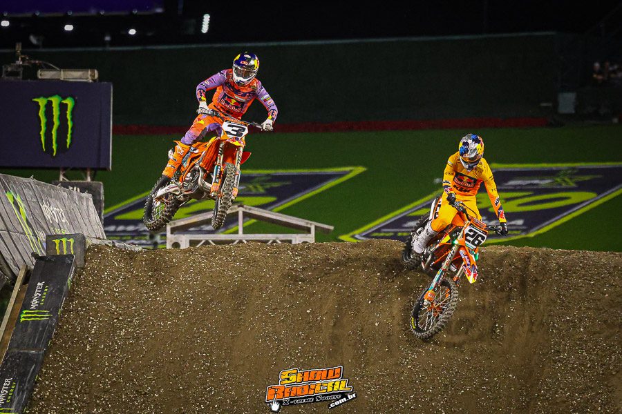 AMA Supercross 2026: Eli Tomac domina na 450 e Max Anstie vence na 250 em Anaheim