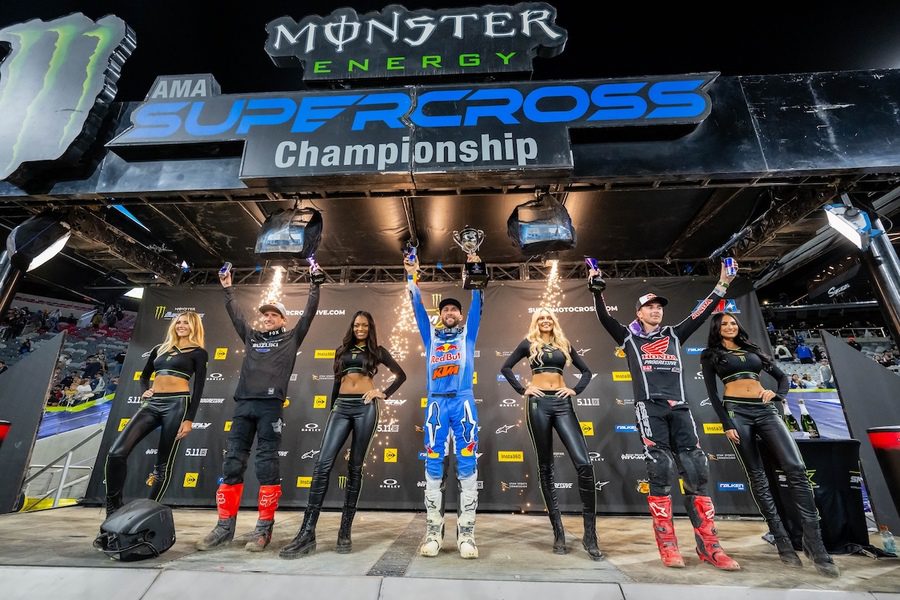 AMA Supercross: Tomac vence a segunda consecutiva e lidera isolado; Deegan brilha na 250 e assume a ponta