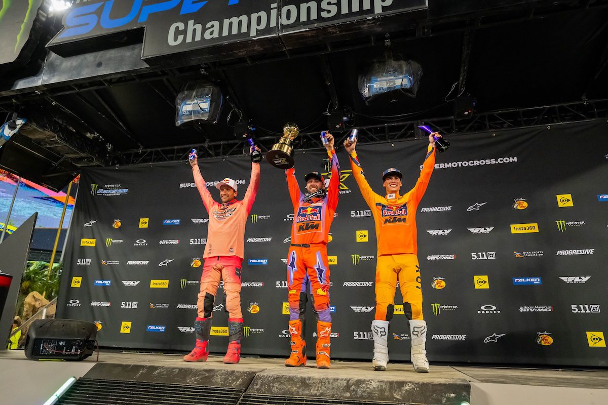 AMA Supercross 2026: Eli Tomac domina na 450 e Max Anstie vence na 250 em Anaheim