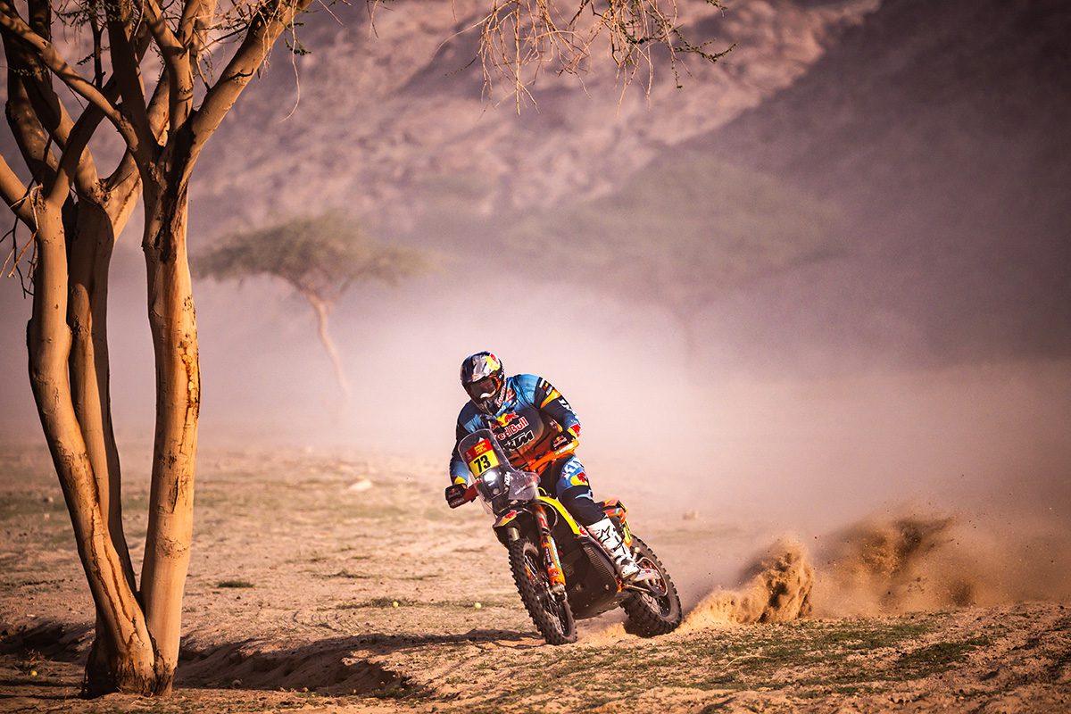 Dakar 2026: Daniel Sanders vence a etapa 2 e assume lideran&ccedil;a geral entre as motos