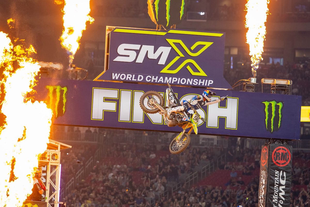 AMA Supercross: Roczen vence a primeira na temporada, Deegan domina e dispara na ponta