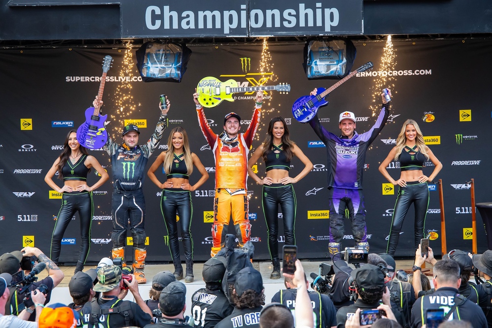 Hunter Lawrence vence em Nashville e assume a liderança isolada do AMA Supercross 2026