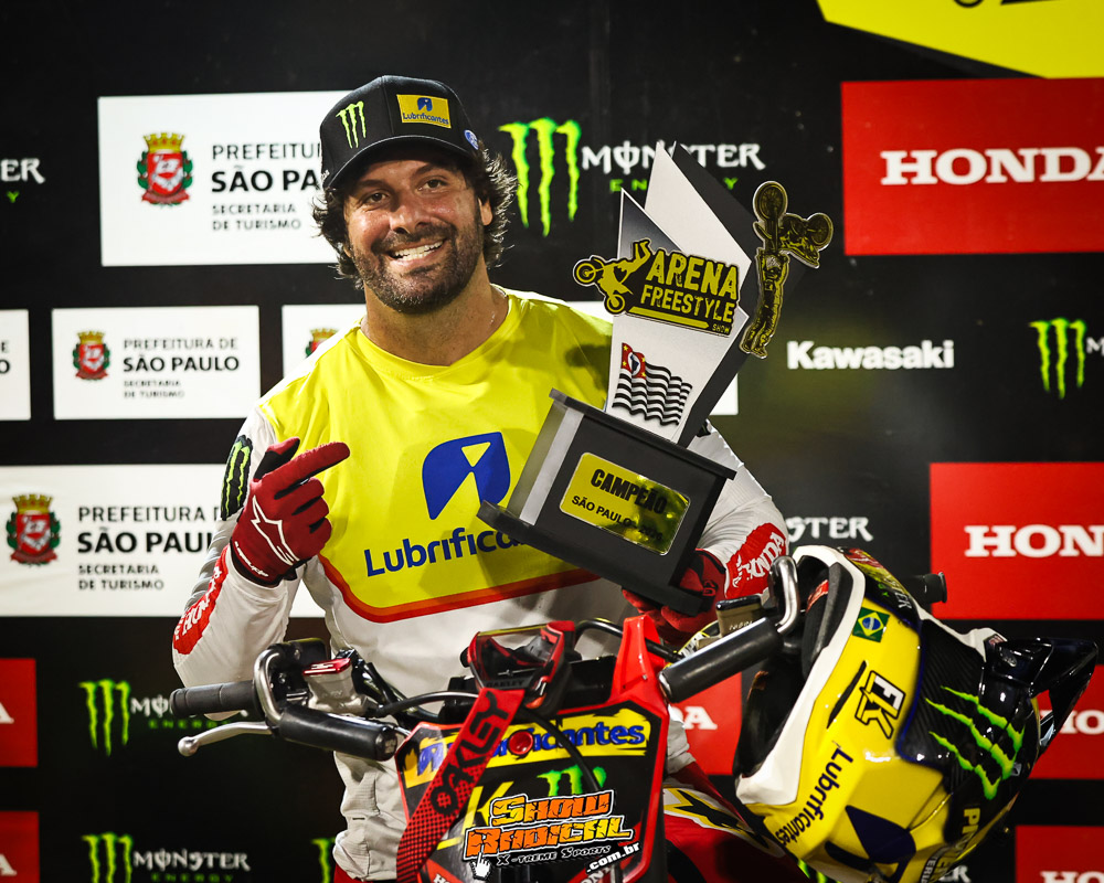Fred Kyrillos vence a abertura do Arena Freestyle em São Paulo