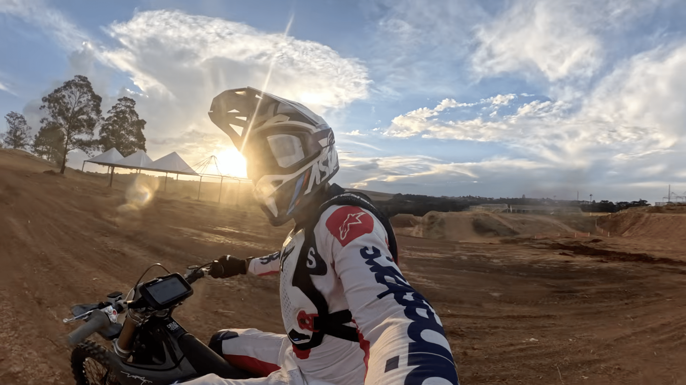 Leandro Silva acelera a Stark VARG na nova pista do BRMX em Ponta Grossa e promete show elétrico na 2ª etapa do Brasileiro