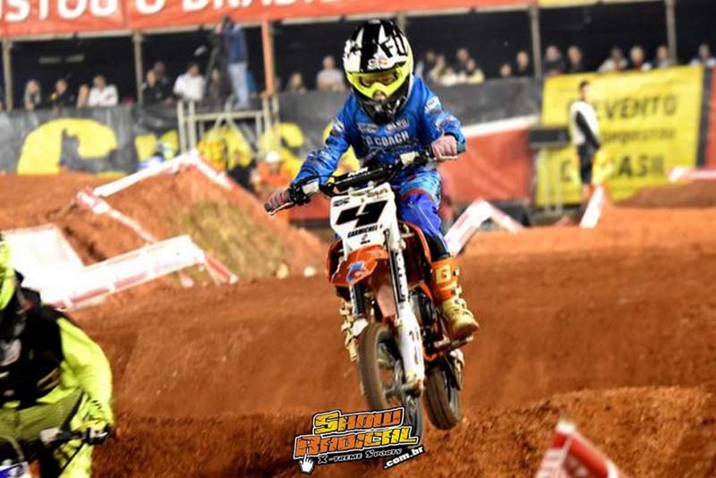 Hector Assun&ccedil;&atilde;o vence a segunda etapa do Arena Cross em Ilhabela