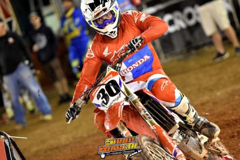 Hector Assun&ccedil;&atilde;o vence a segunda etapa do Arena Cross em Ilhabela