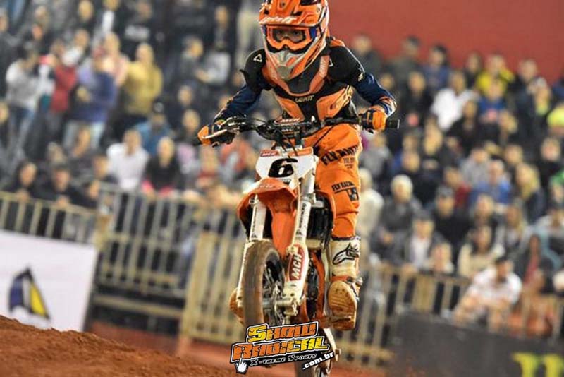 Hector Assun&ccedil;&atilde;o vence a segunda etapa do Arena Cross em Ilhabela