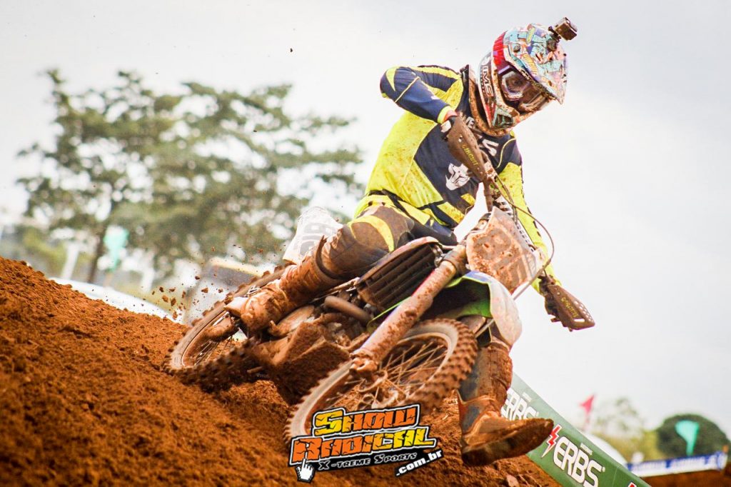 Well Energy Drink sobe no p&oacute;dio do Brasileiro de Motocross