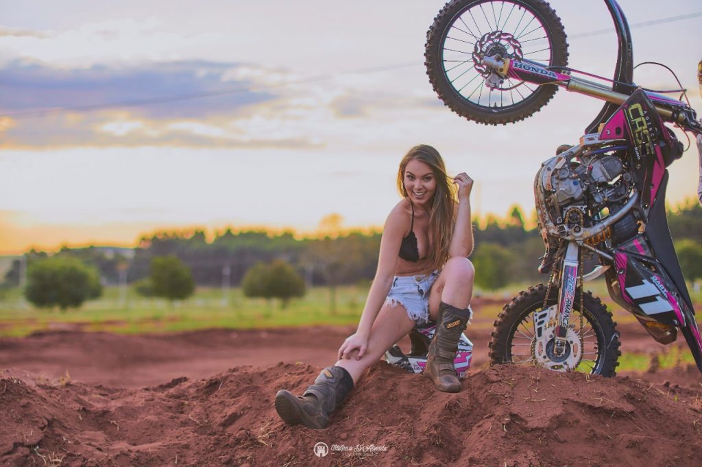 Conhe&ccedil;a Gaby Penrabel a piloto e modelo do Mato Grosso do Sul