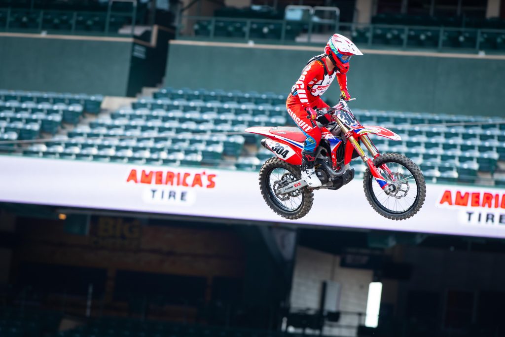 Hector Assun&ccedil;&atilde;o participa de etapa &ldquo;Tr&iacute;plice Coroa&rdquo; no AMA Supercross