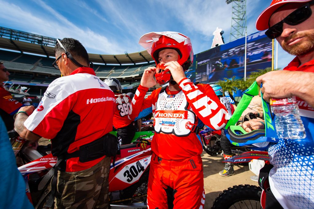 Hector Assun&ccedil;&atilde;o participa de etapa &ldquo;Tr&iacute;plice Coroa&rdquo; no AMA Supercross