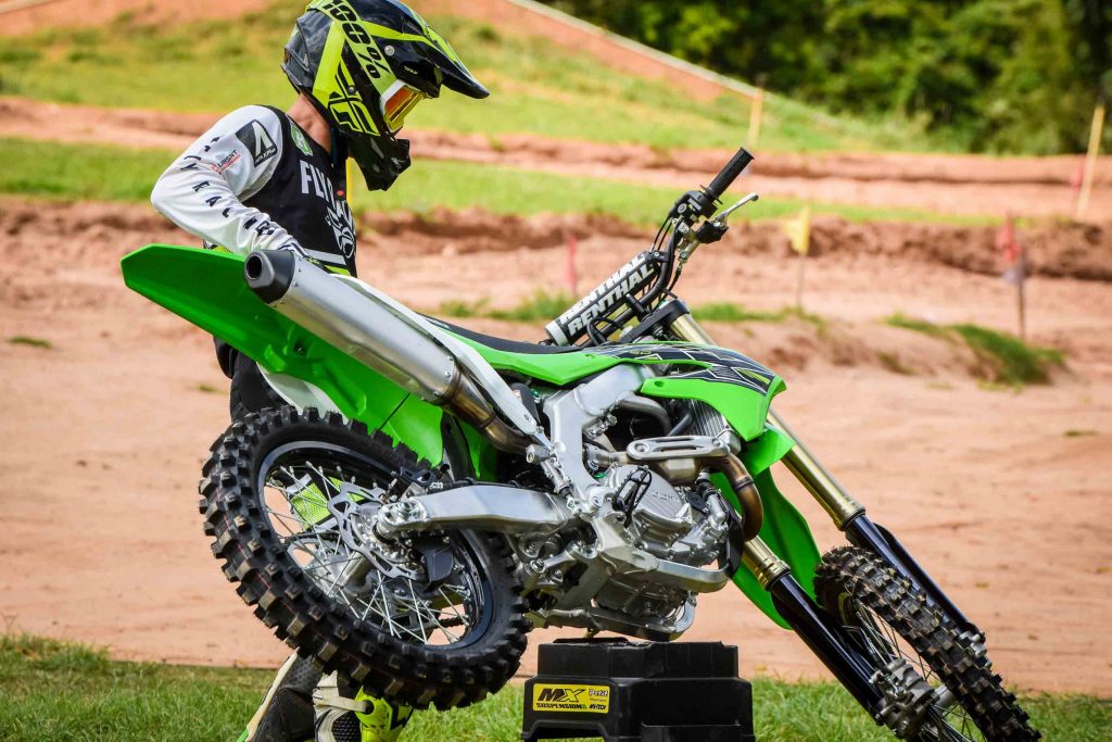 Testamos a nova KX 450F 2019 | Confiram tudo da nova moto verde