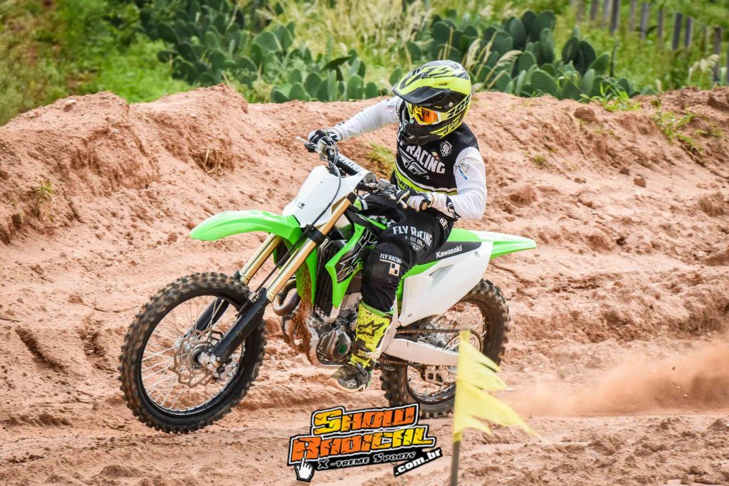 Testamos a nova KX 450F 2019 | Confiram tudo da nova moto verde