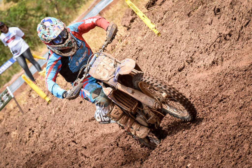 Well Energy Drink d&aacute; show no Brasileiro e Goiano de Motocross em Morrinhos GO