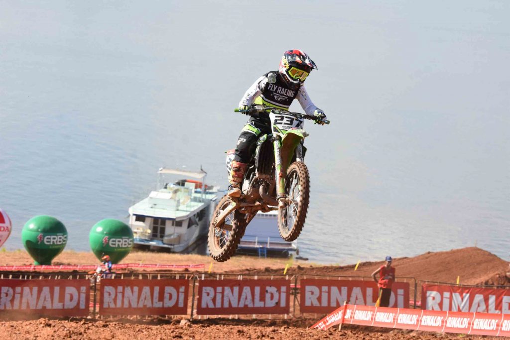 Rota Kawasaki Team se consagra campe&atilde; nas principais categorias da Copa S&atilde;o Paulo de Motocross