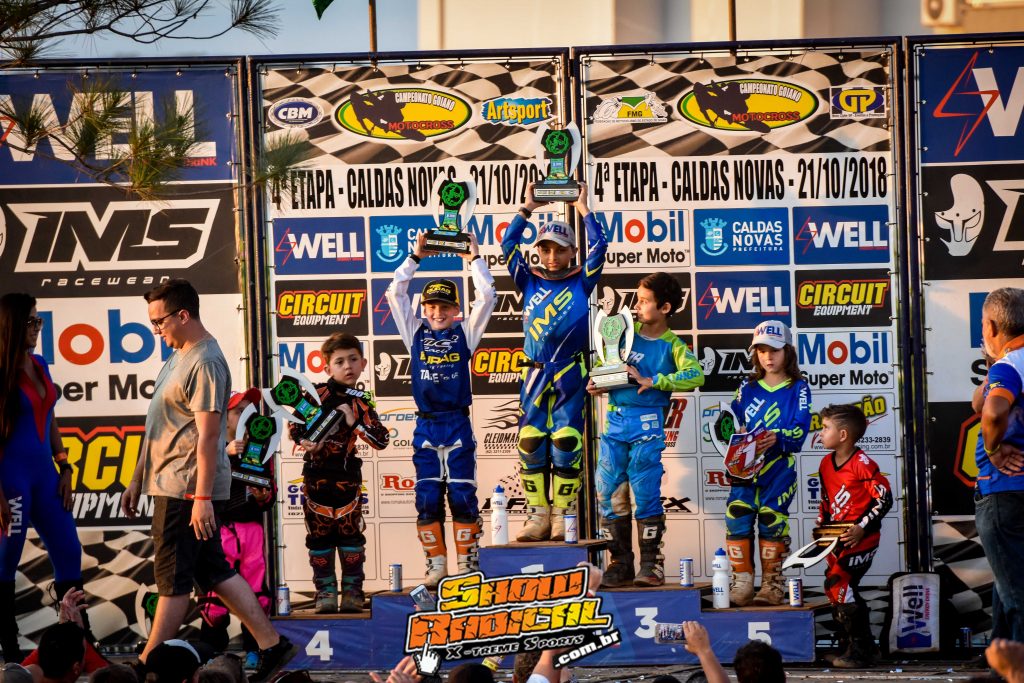 Gustavo Torres conquista em casa t&iacute;tulo de campe&atilde;o brasileiro de motocross na 50cc