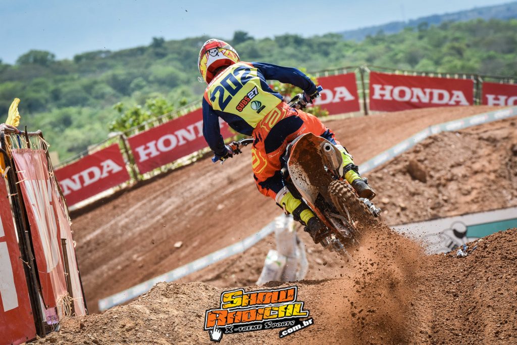 Henrique Henicka #202 vence a Junior no BRMX em Caldas Novas-GO
