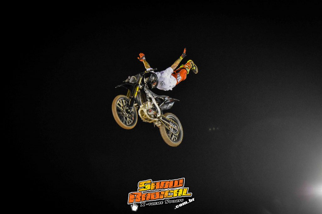 Hector Assun&ccedil;&atilde;o vence a segunda etapa do Arena Cross em Ilhabela