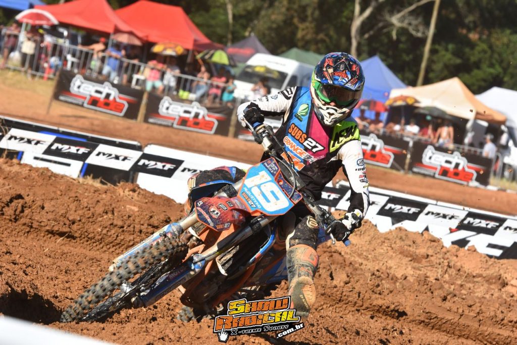 Augustinho Algarve #19 no Mineiro de Motocross em Piranga