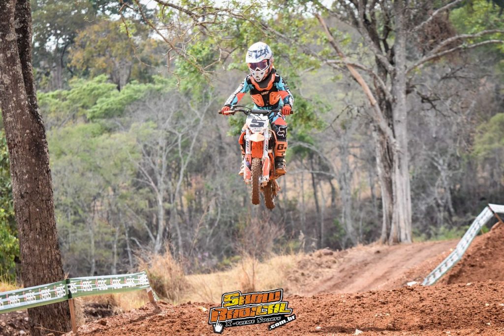 Alunos da Machito School fazem bonito no BRMX em Morrinhos-GO