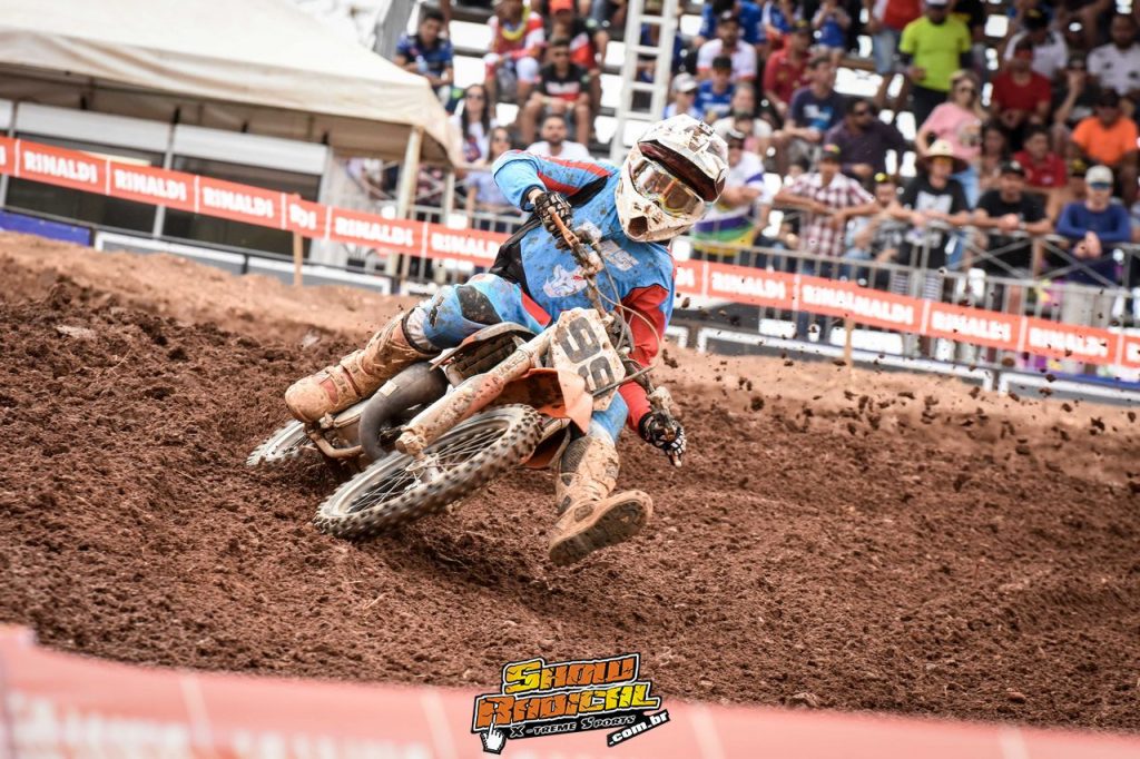 Alunos da Machito School fazem bonito no BRMX em Morrinhos-GO