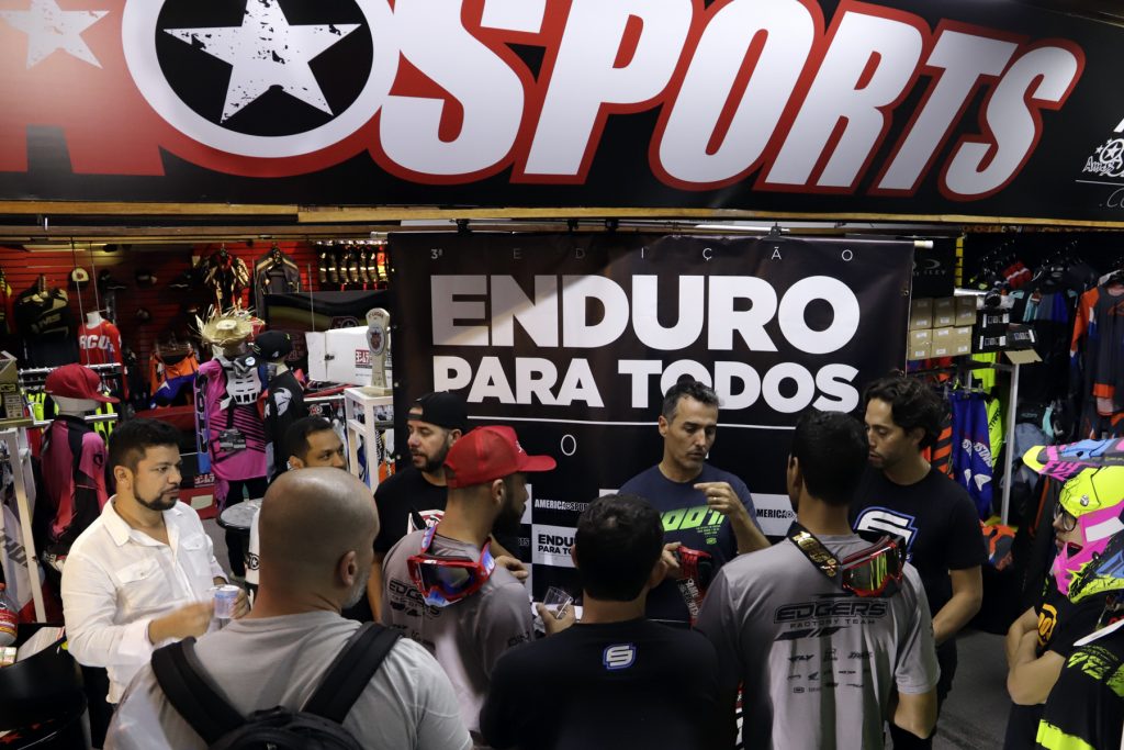 Edgers Factory Enduro Team apresenta os lan&ccedil;amentos SportsCo no Brasileiro de Enduro!