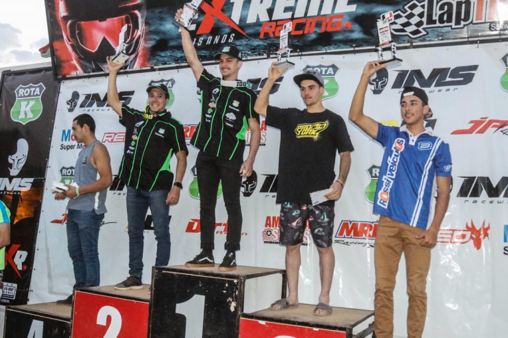 Equipe Rota Kawasaki conquista o p&uacute;blico na Copa S&atilde;o Paulo de Motocross em Apia&iacute; SP