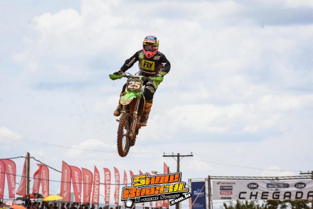 Rota Kawasaki Team &eacute; campe&atilde; Brasileira de Motocross com Roosevelt Assun&ccedil;&atilde;o