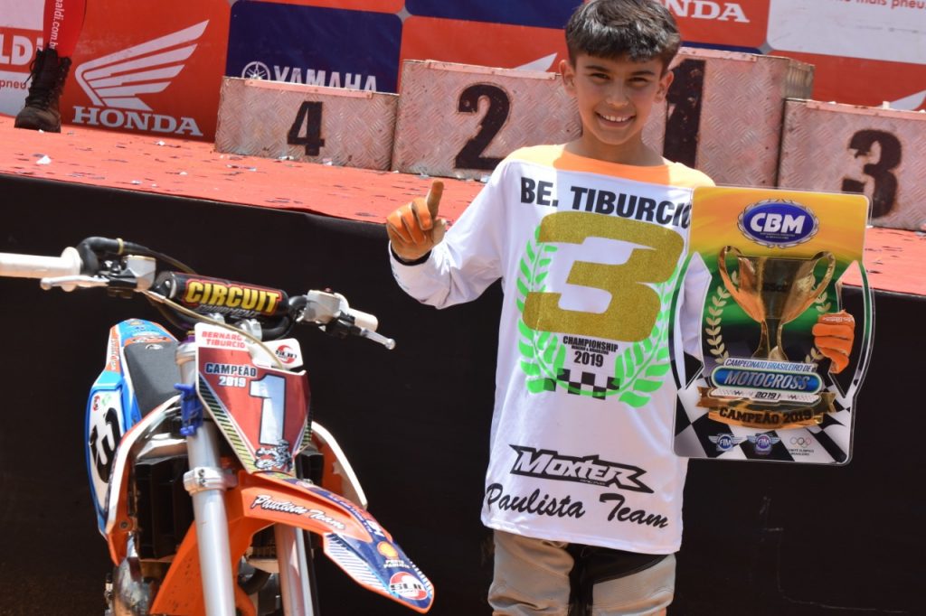 Final do Brasileiro de Motocross, teve vit&oacute;rias e t&iacute;tulo para a Slin Graphics