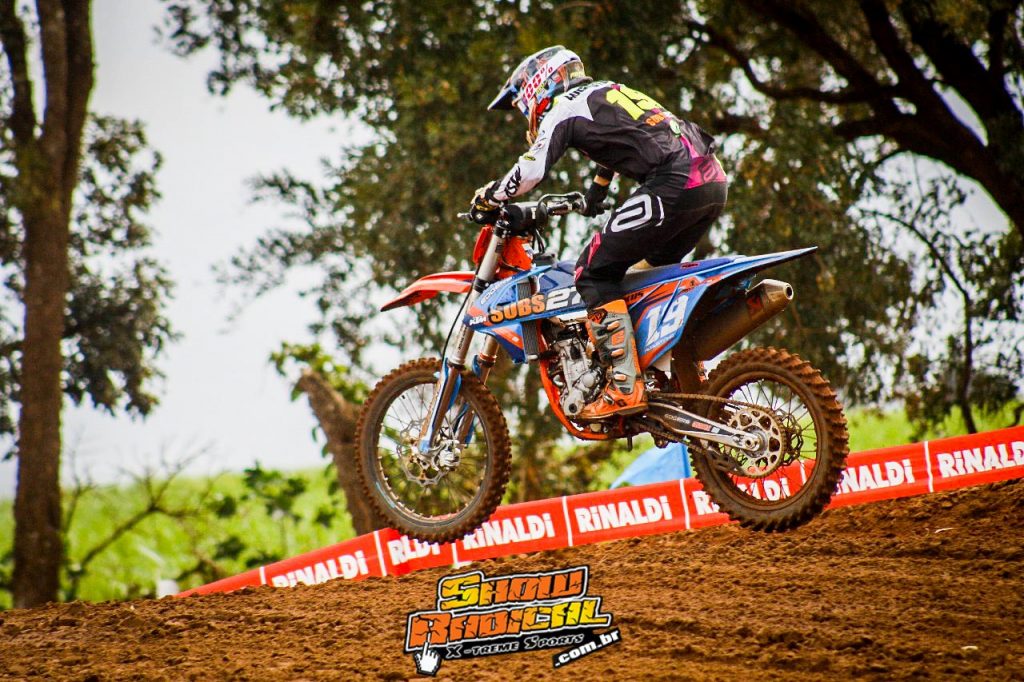 Augustinho #19 &eacute; 7&ordm; no Brasileiro de Motocross Pr&oacute;