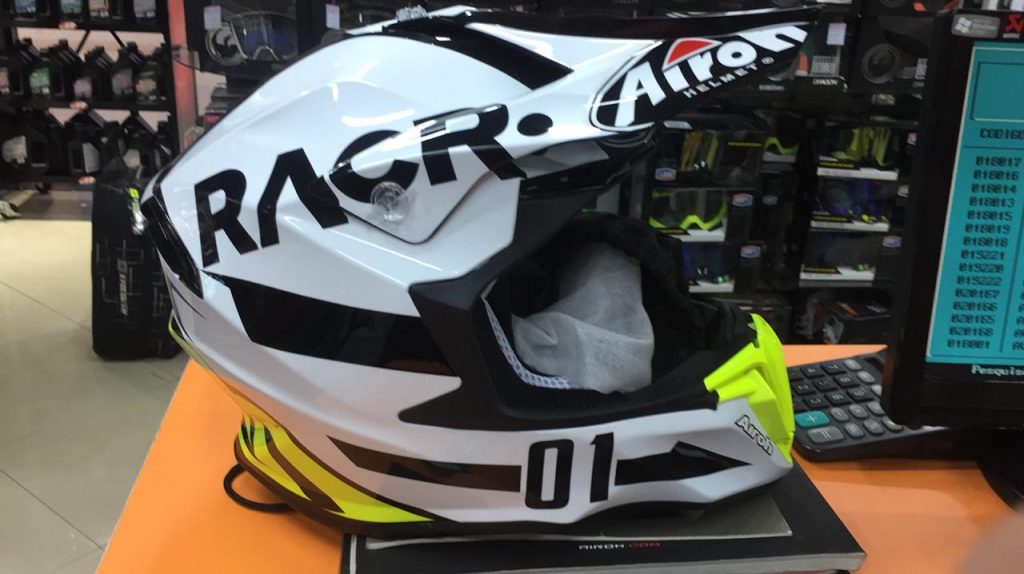 Giga Racing recebe nova cole&ccedil;&atilde;o Airoh no Paraguay, confira!