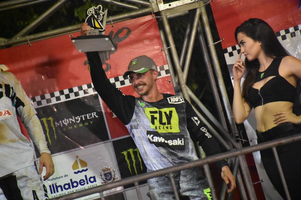 P&oacute;dio duplo para a Rota Kawasaki Team na 3&ordf; etapa do Arena Cross Brasil em Ilha Bela SP