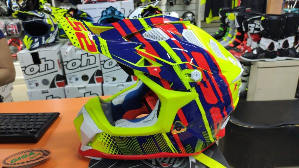 Festival de capacetes gringos na Giga Racing Paraguay